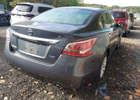 2013 Nissan Altima 2.5 S z USA, uszkodzony, nr VIN 1N4AL3AP6DC917916